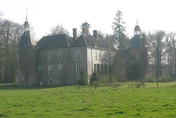 Zij- en achterkant kasteel Hackfort