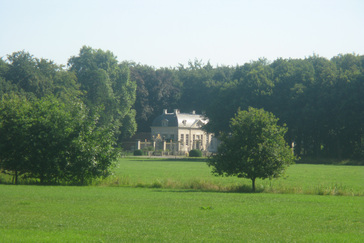 Doorzicht op Huize de Voorst